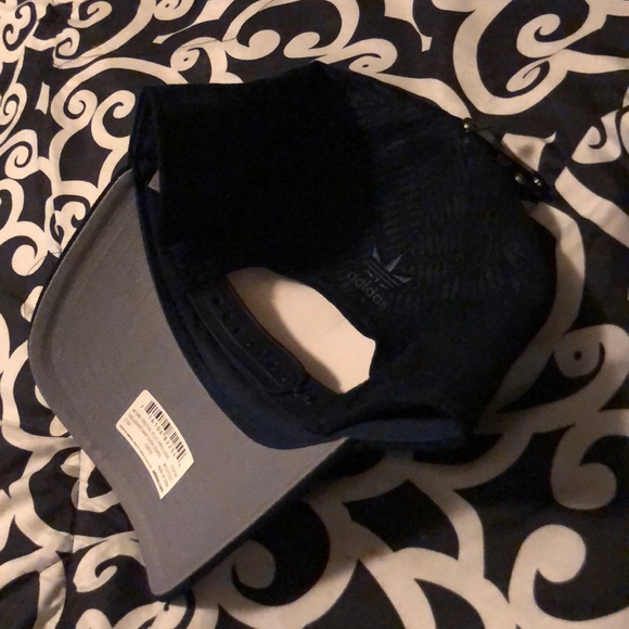 ‼️Adidas Originals Trefoil Plus SnapBack❗️❗️ - Picture 3 of 3